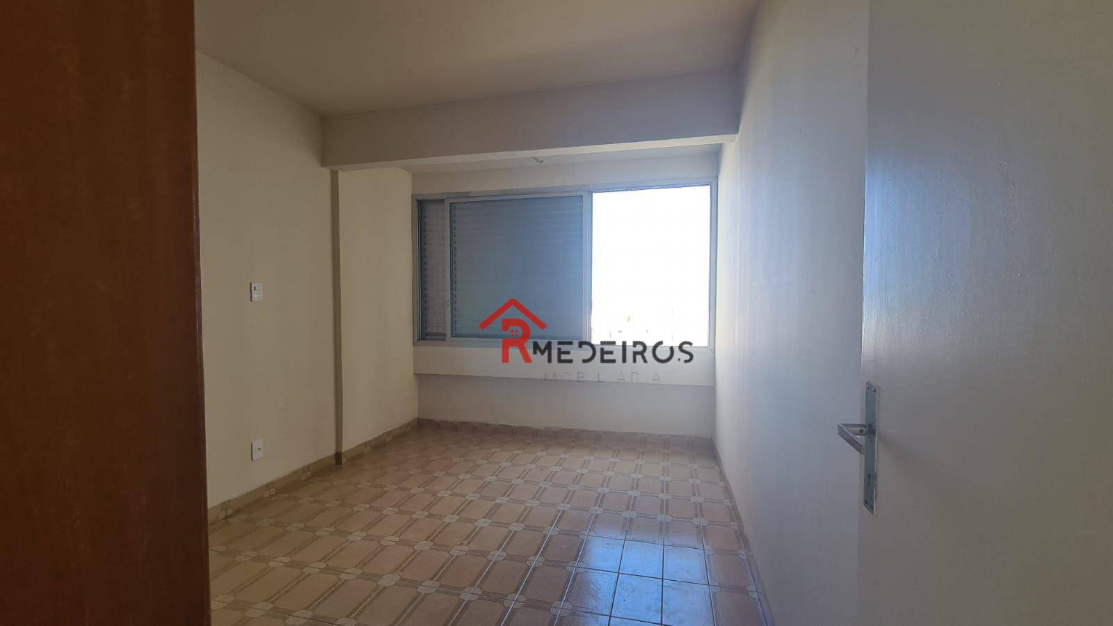 Apartamento à venda com 1 quarto, 40m² - Foto 11