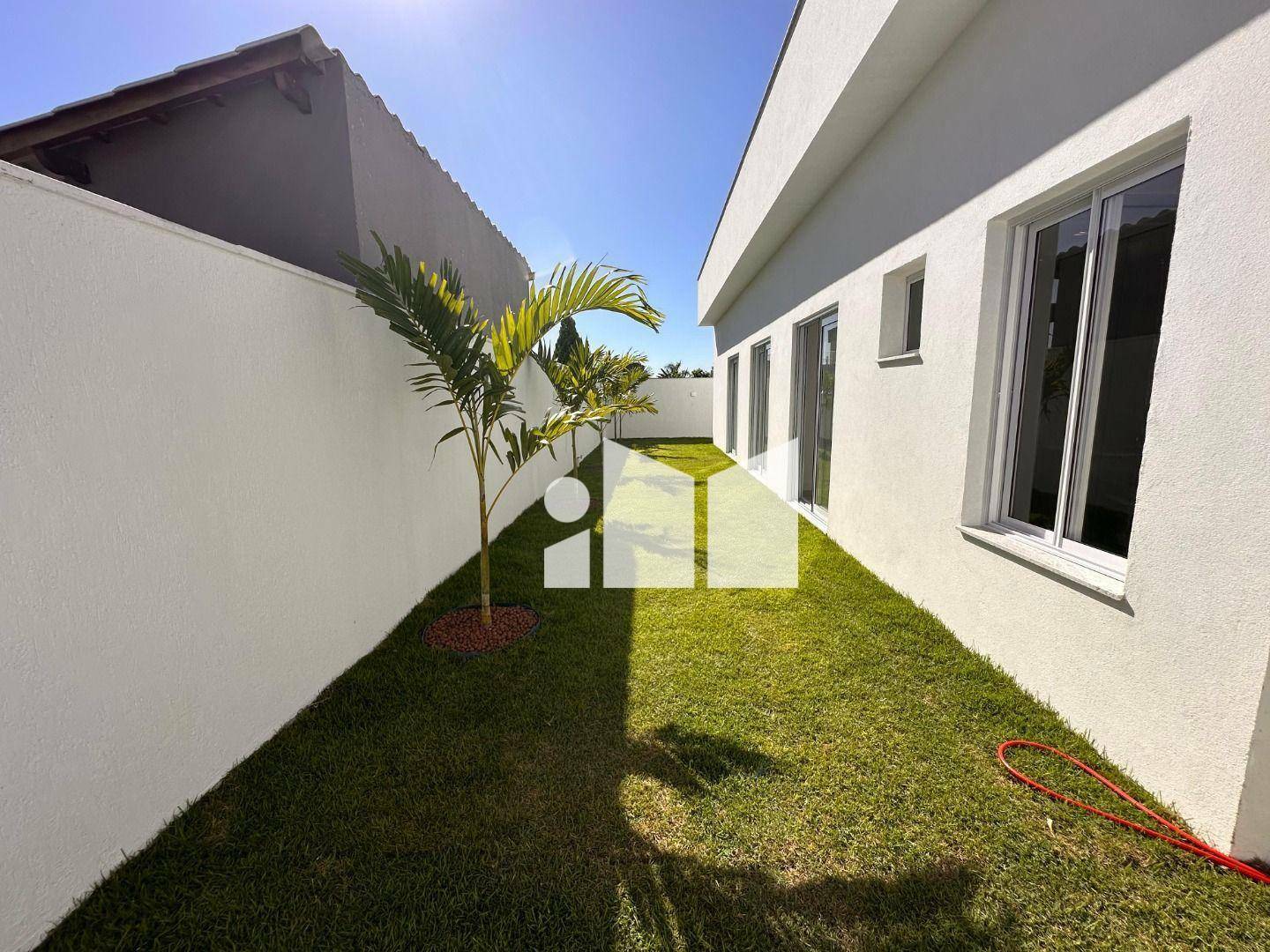 Casa de Condomínio à venda com 4 quartos, 211m² - Foto 13