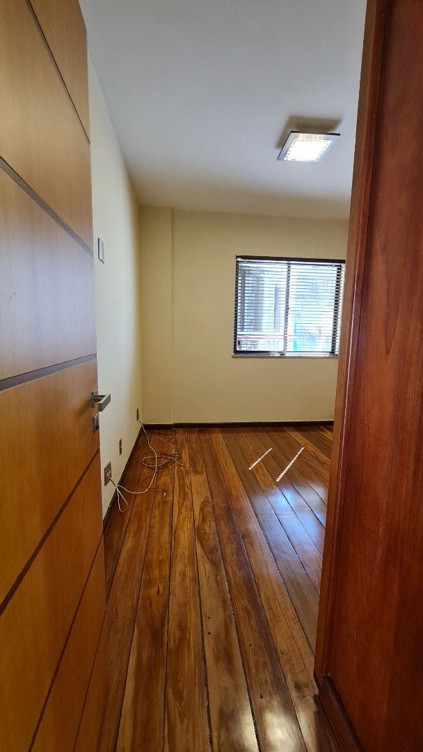 Apartamento à venda com 5 quartos, 250m² - Foto 32