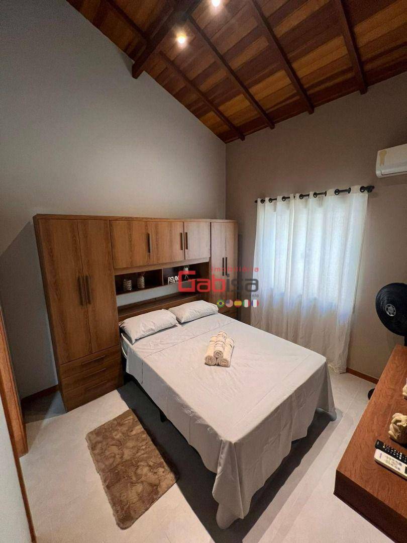 Casa à venda com 3 quartos, 100m² - Foto 2