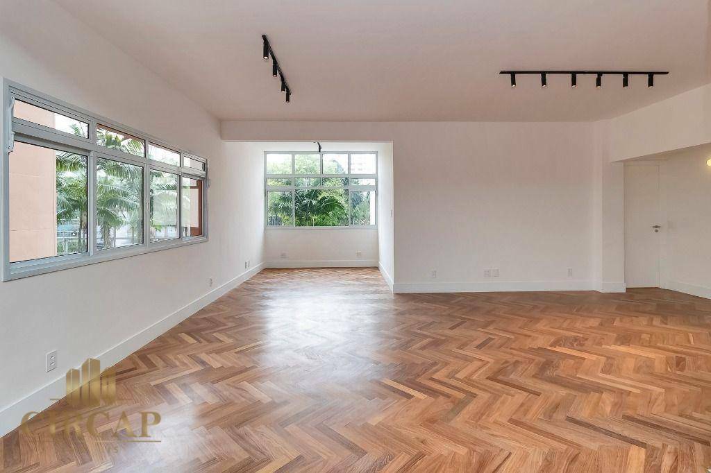 Apartamento à venda com 3 quartos, 200m² - Foto 7