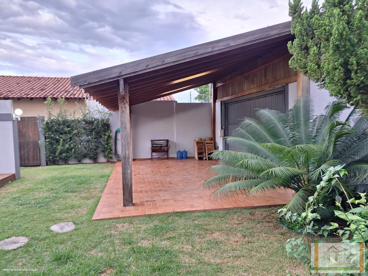 Casa à venda com 3 quartos, 720m² - Foto 2