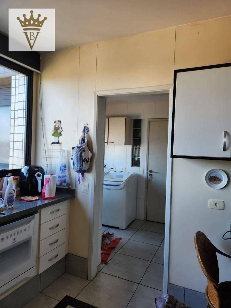 Apartamento à venda com 3 quartos, 150m² - Foto 3