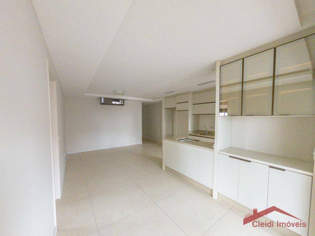 Apartamento à venda com 2 quartos, 76m² - Foto 4