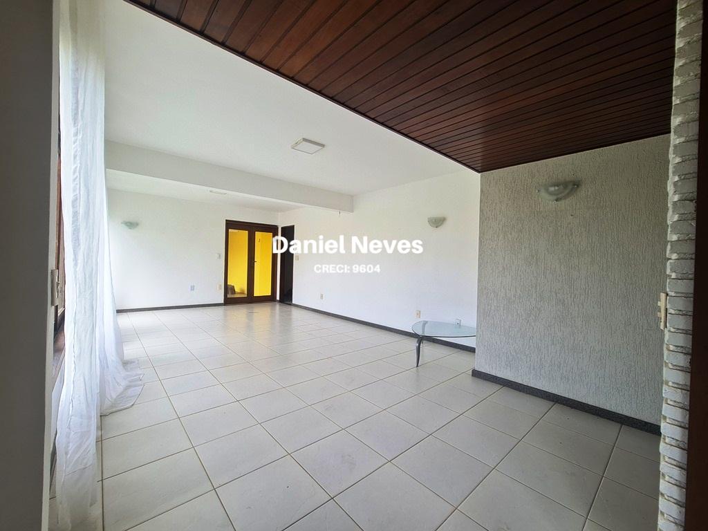 Casa à venda com 4 quartos, 334m² - Foto 11