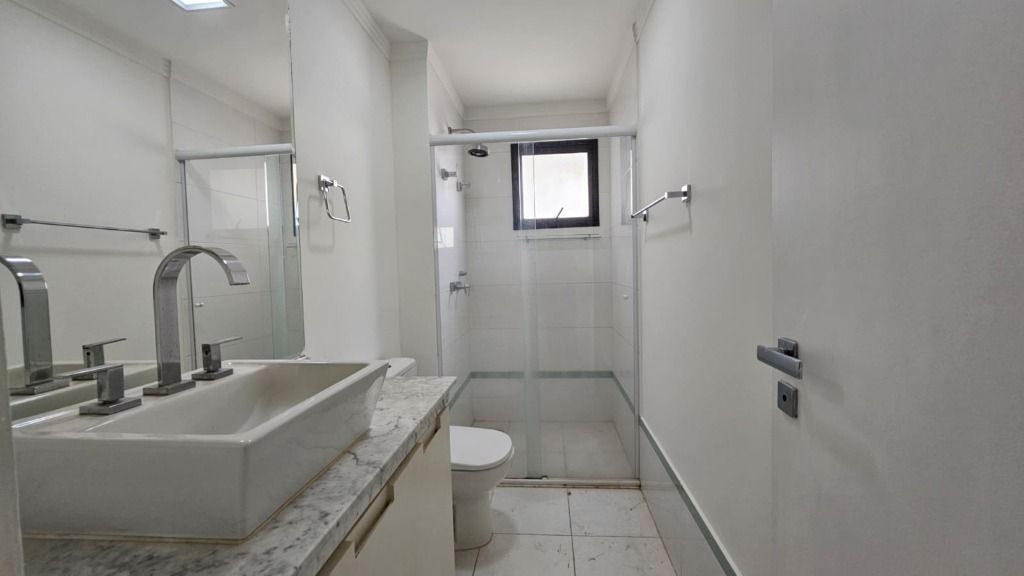 Apartamento para alugar com 3 quartos, 157m² - Foto 14