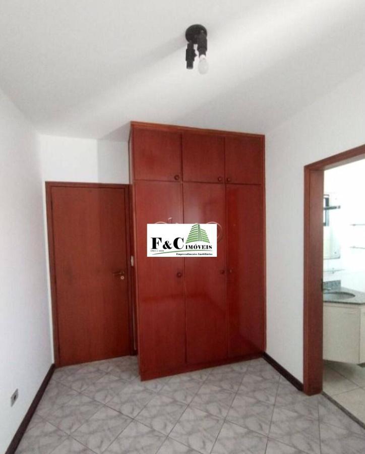 Apartamento à venda com 3 quartos, 86m² - Foto 2