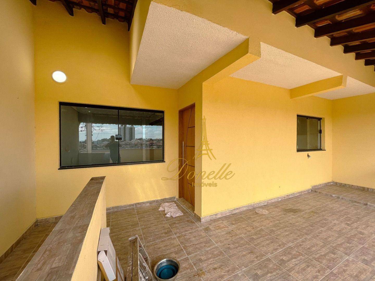 Casa à venda e aluguel com 3 quartos, 150m² - Foto 1