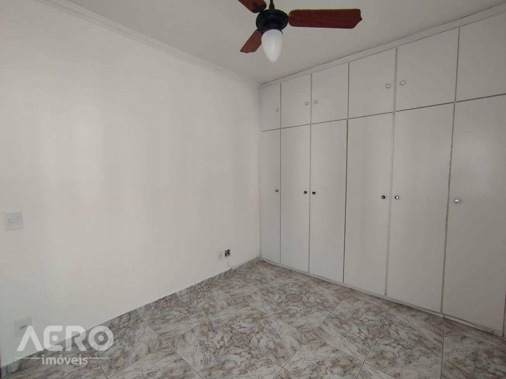 Apartamento para alugar com 2 quartos, 60m² - Foto 12