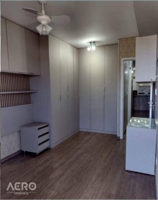 Apartamento à venda com 3 quartos, 98m² - Foto 3