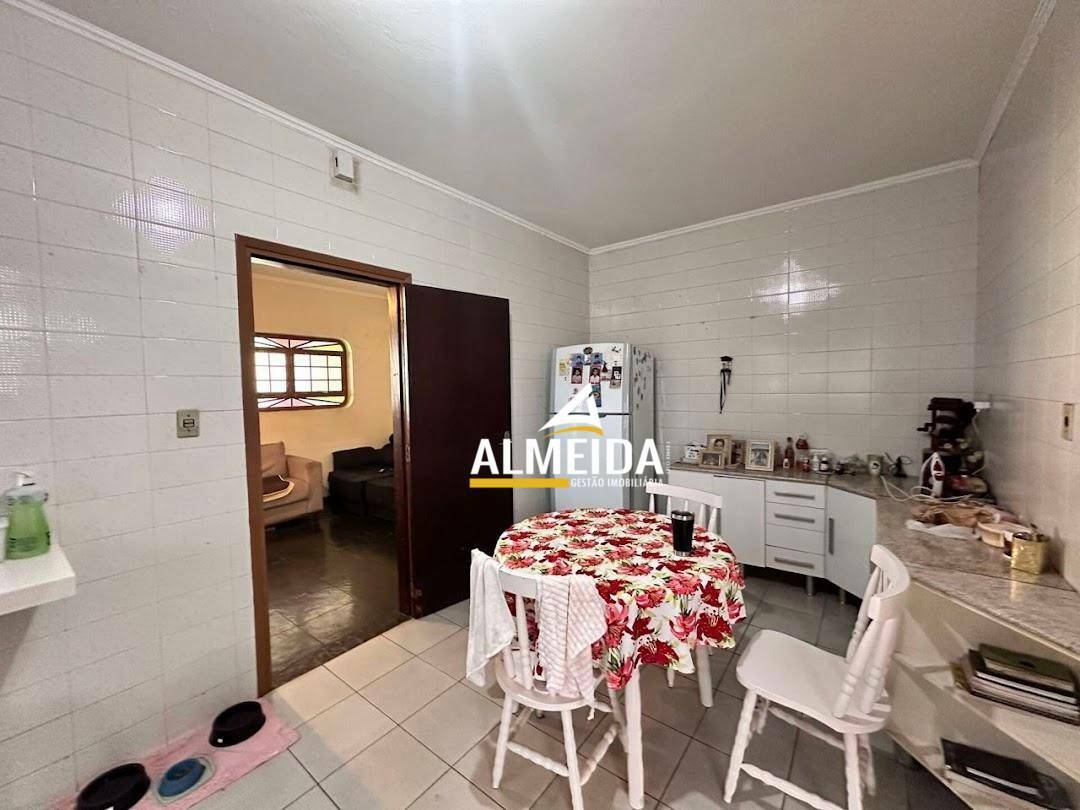 Casa, 3 quartos, 164 m² - Foto 6