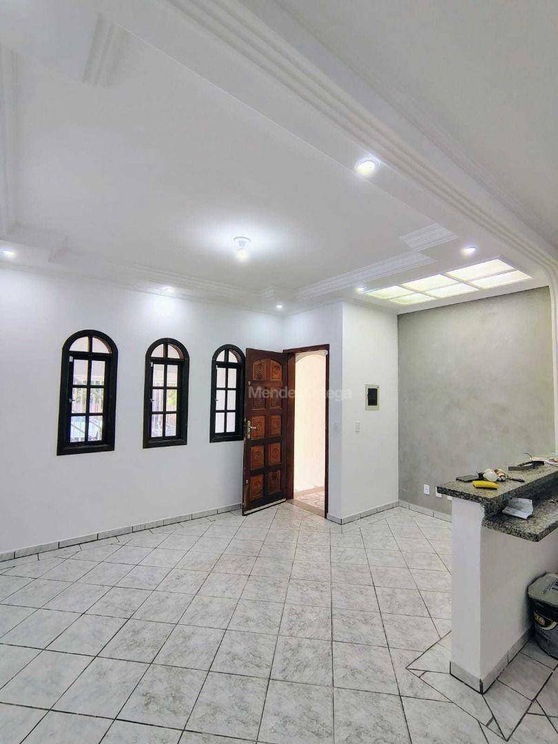 Casa à venda com 2 quartos, 180m² - Foto 8