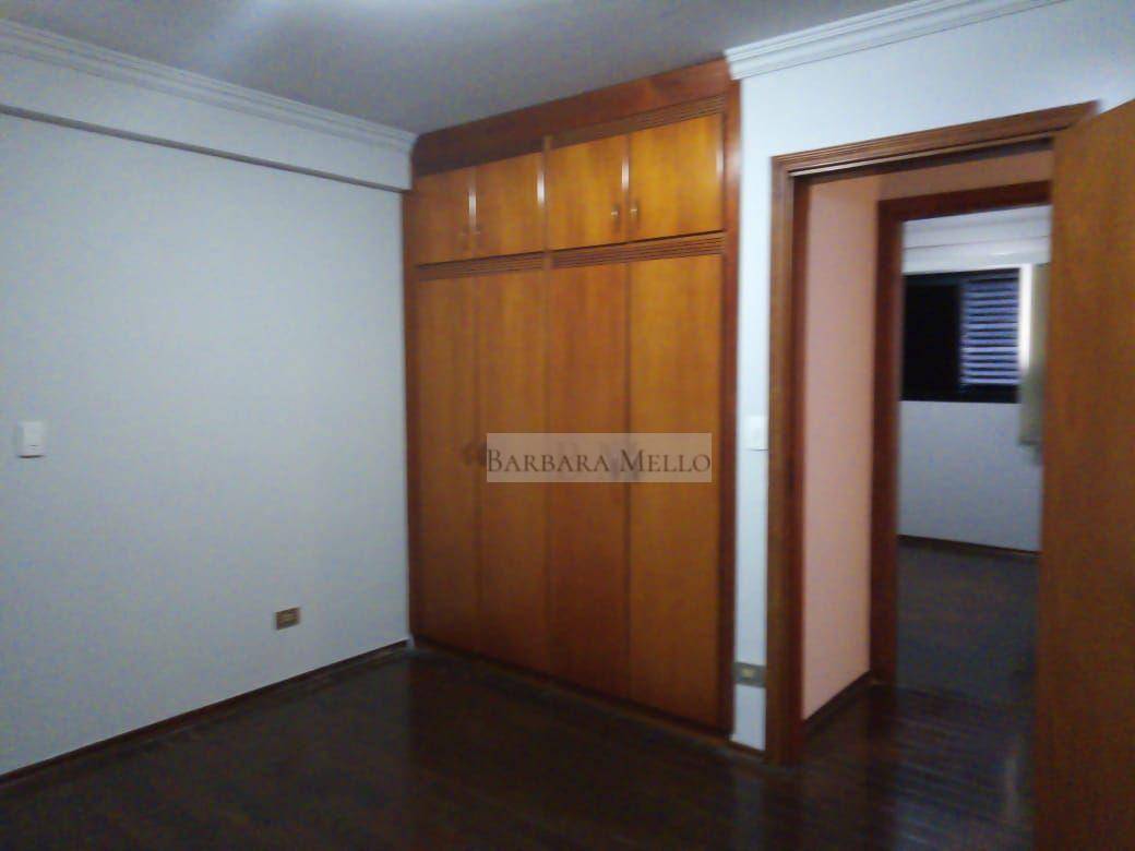 Apartamento para alugar com 3 quartos, 130m² - Foto 16