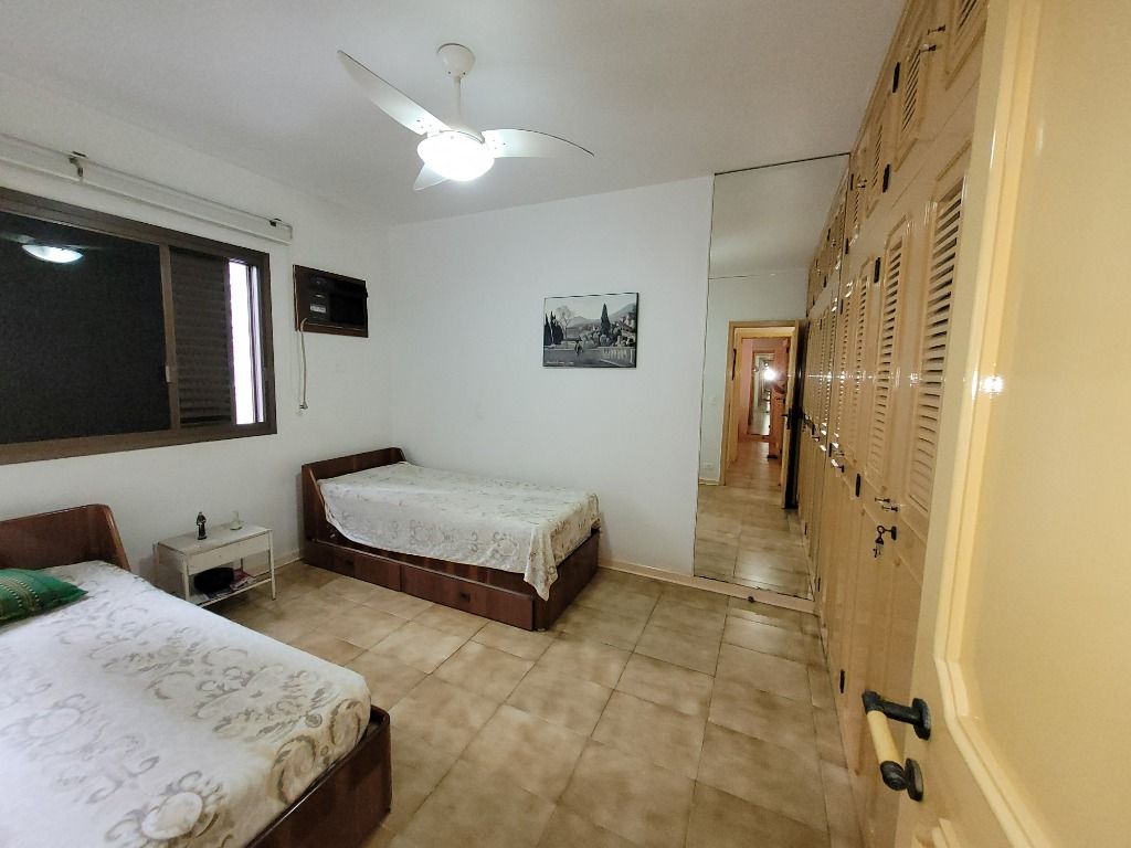 Apartamento à venda com 4 quartos, 216m² - Foto 19