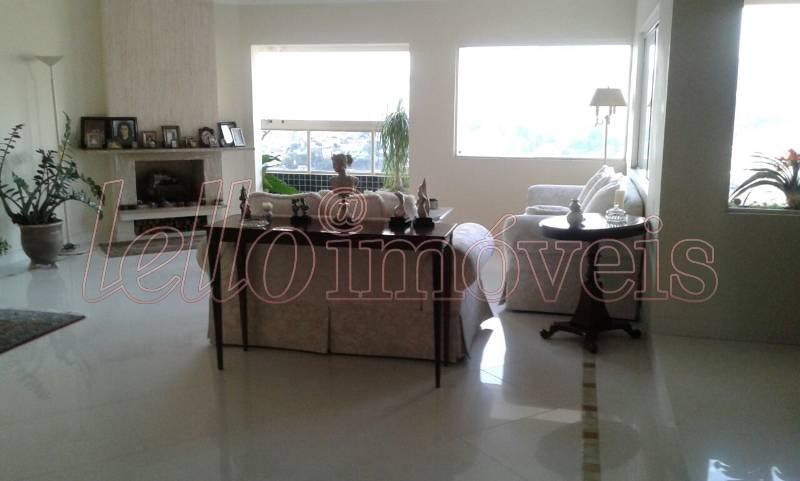 Apartamento à venda com 3 quartos, 240m² - Foto 1