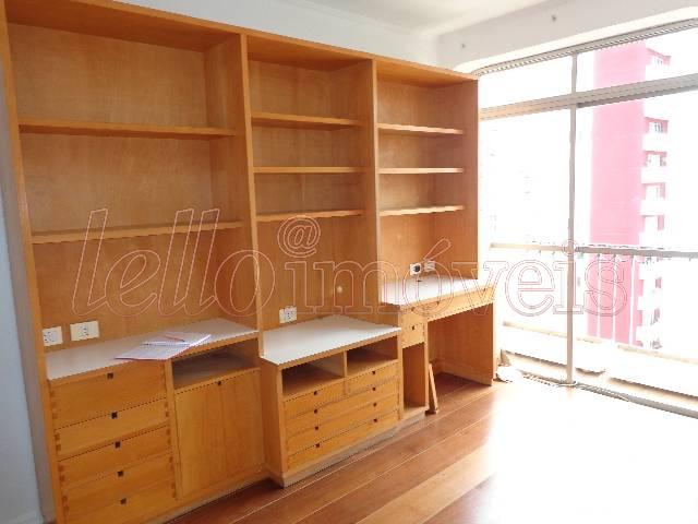 Apartamento à venda com 3 quartos, 226m² - Foto 4