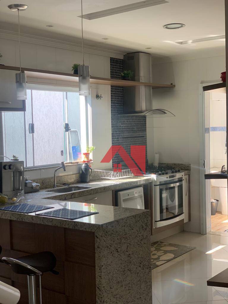 Sobrado à venda com 3 quartos, 290m² - Foto 11