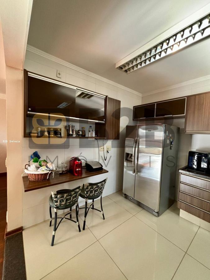 Apartamento à venda com 3 quartos, 147m² - Foto 6