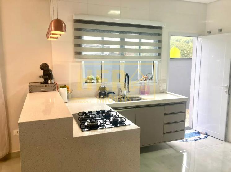 Casa à venda com 3 quartos - Foto 1