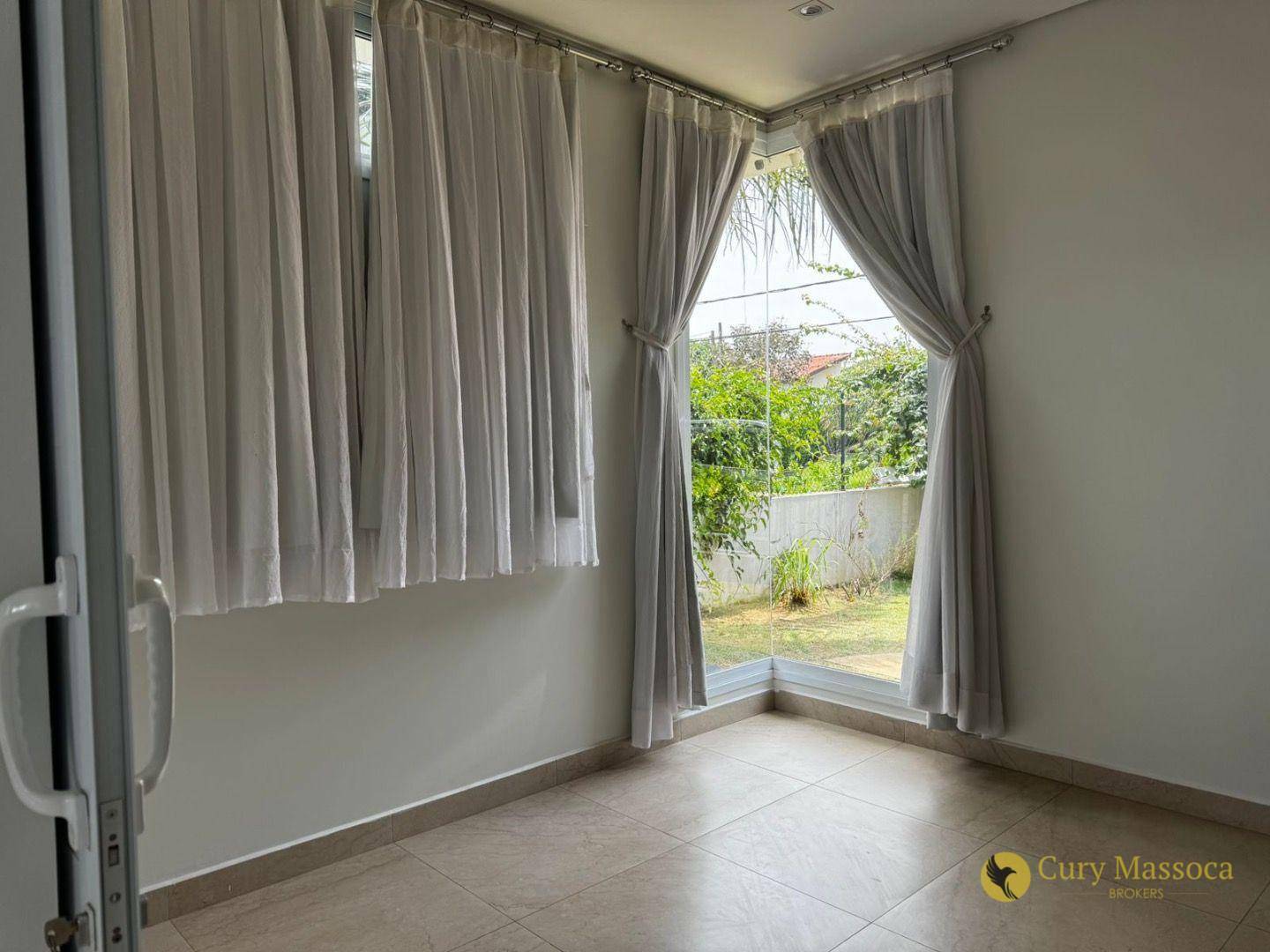 Casa de Condomínio para alugar com 4 quartos, 290m² - Foto 14