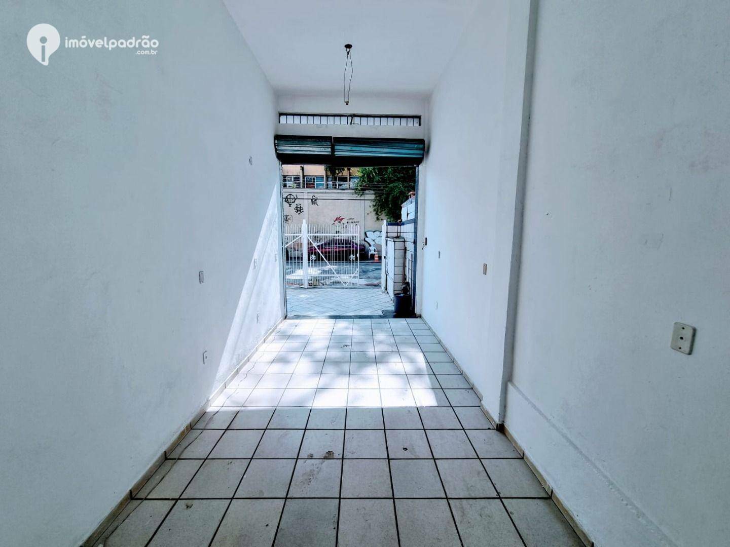 Apartamento à venda com 2 quartos, 70m² - Foto 3