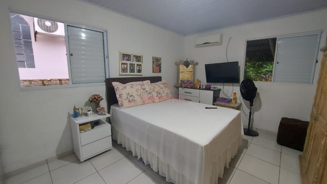 Casa à venda com 4 quartos, 96m² - Foto 13