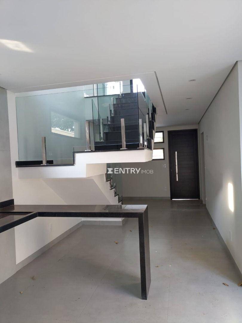 Casa à venda com 4 quartos, 205m² - Foto 14