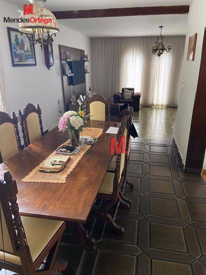 Casa à venda e aluguel com 3 quartos, 235m² - Foto 5