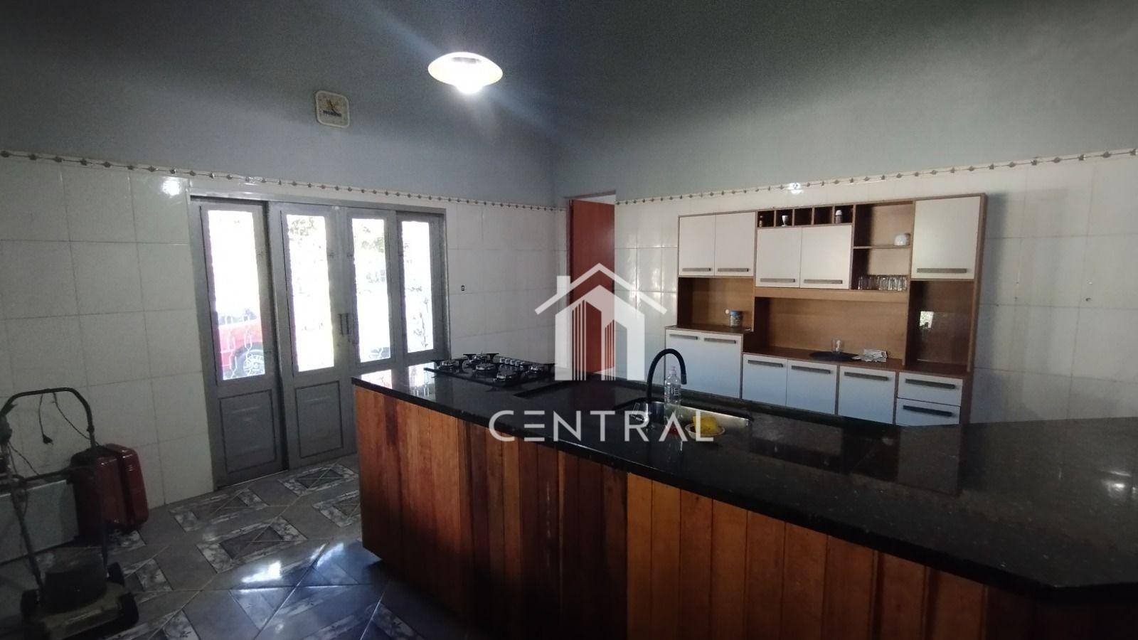 Chácara, 3 quartos, 2131 m² - Foto 3