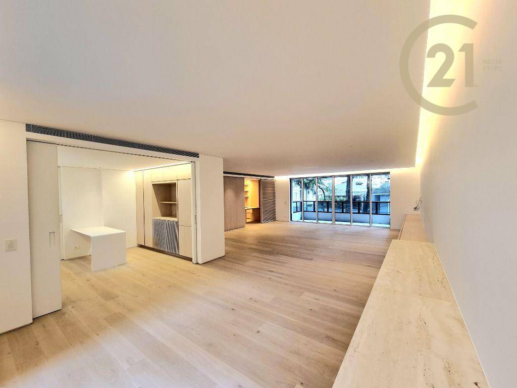 Apartamento à venda com 3 quartos, 211m² - Foto 15