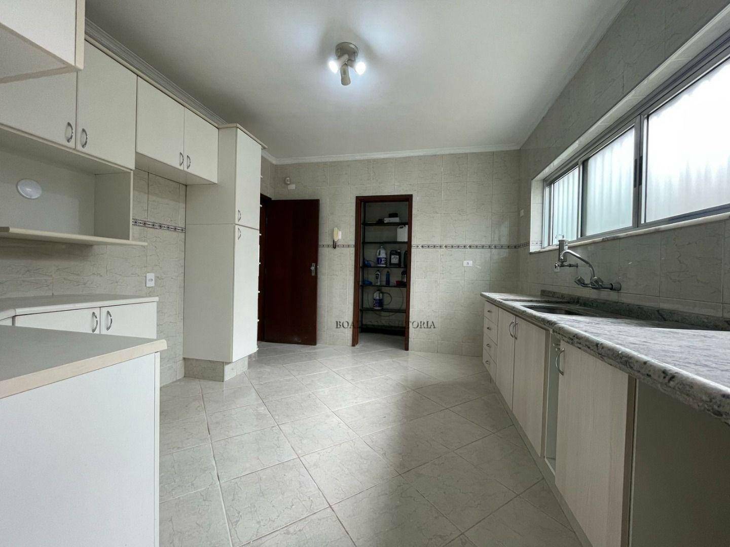 Casa à venda e aluguel com 3 quartos, 375m² - Foto 12