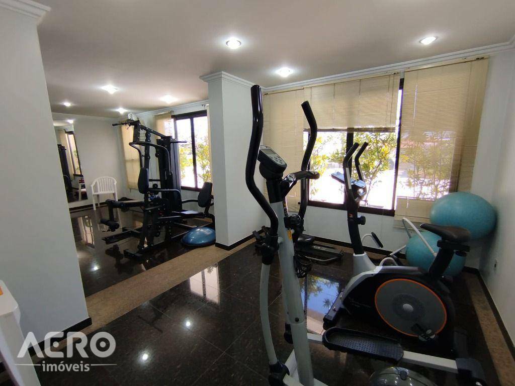Apartamento para alugar com 3 quartos, 280m² - Foto 17