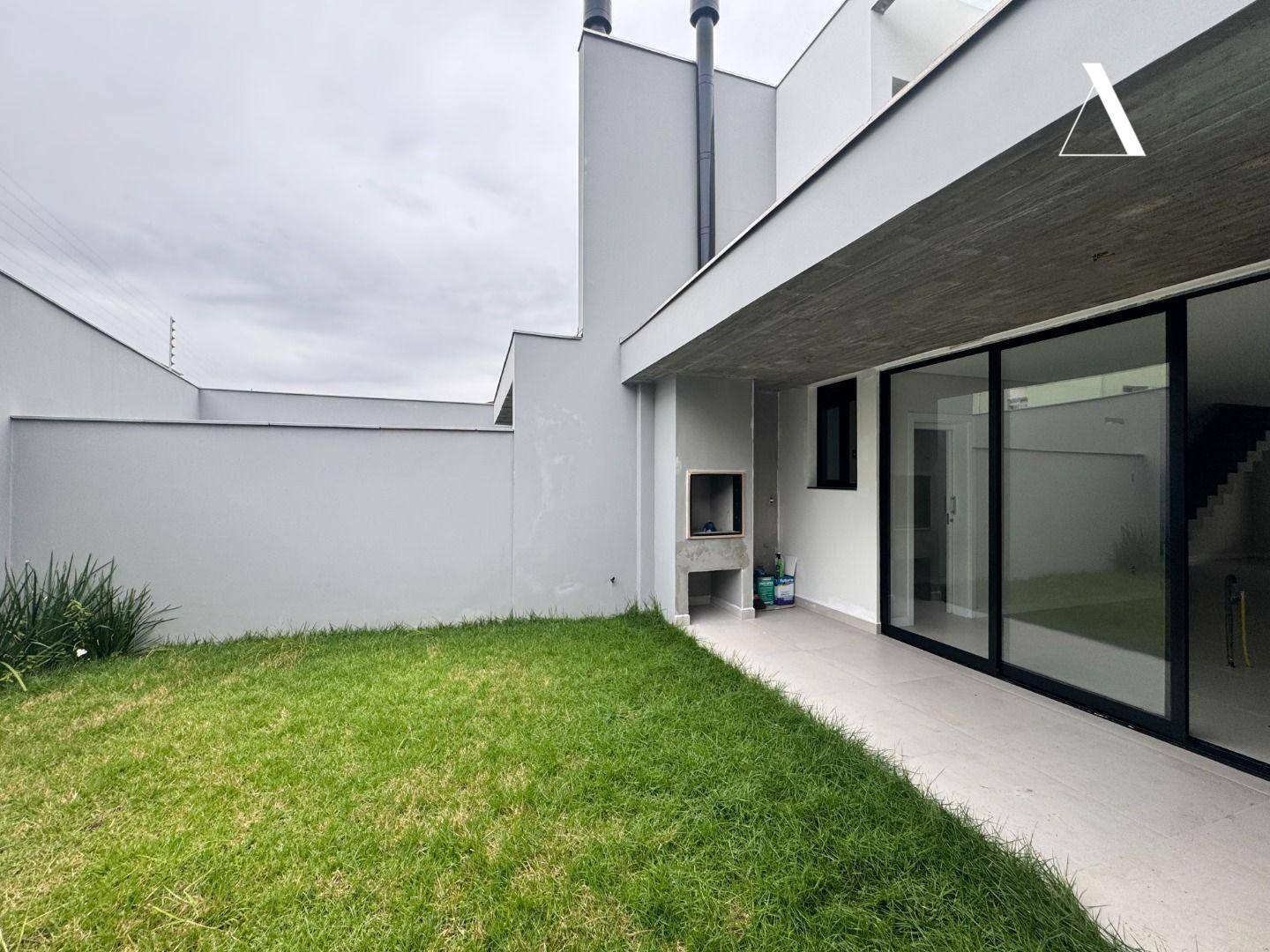 Casa à venda com 3 quartos, 195m² - Foto 3