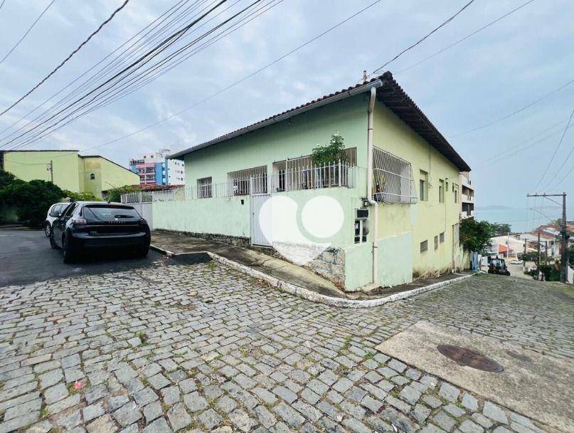 Casa à venda com 5 quartos, 387m² - Foto 1