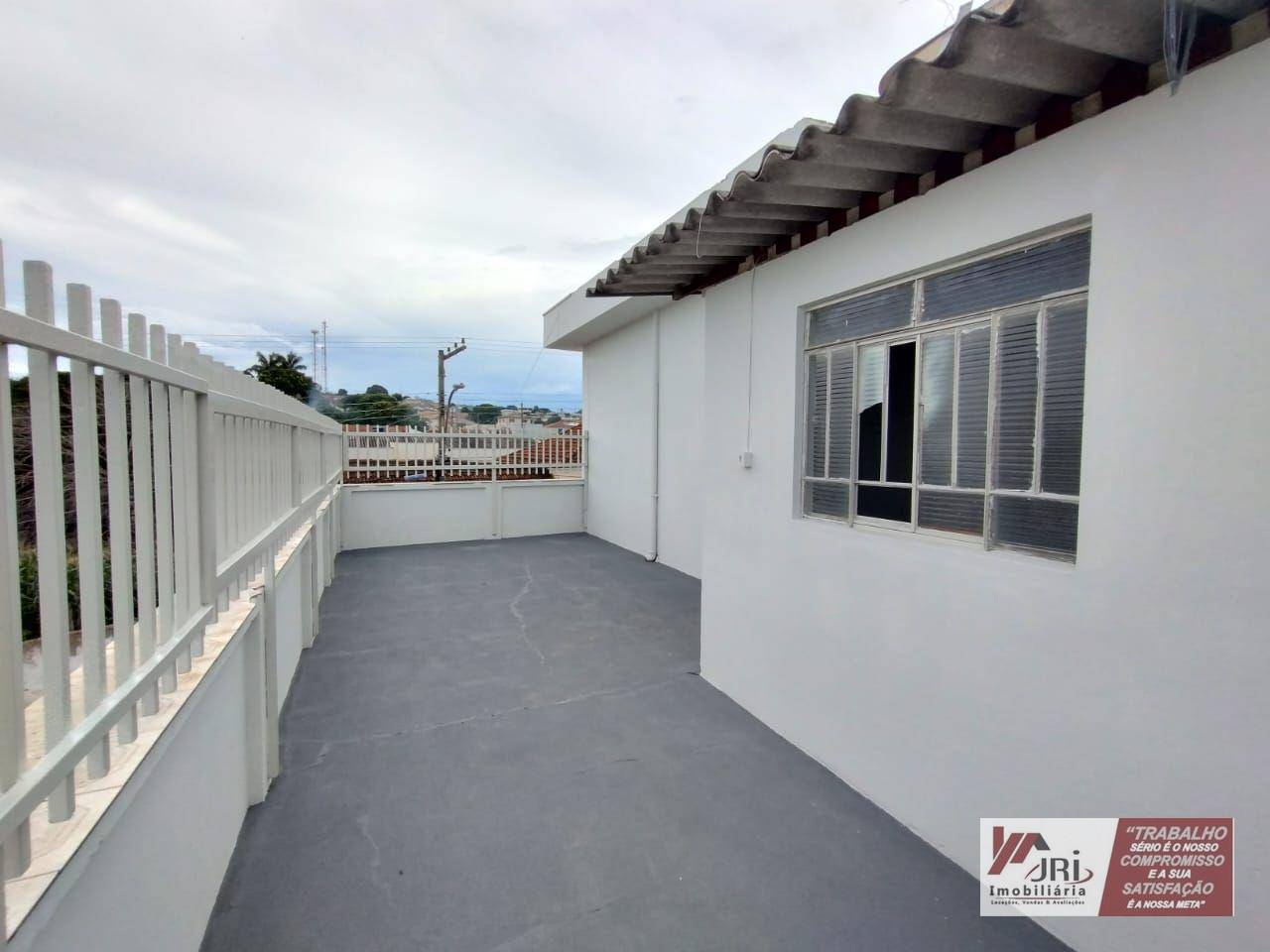 Casa para alugar com 3 quartos, 200m² - Foto 4