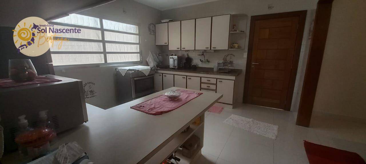 Casa à venda com 4 quartos, 363m² - Foto 9