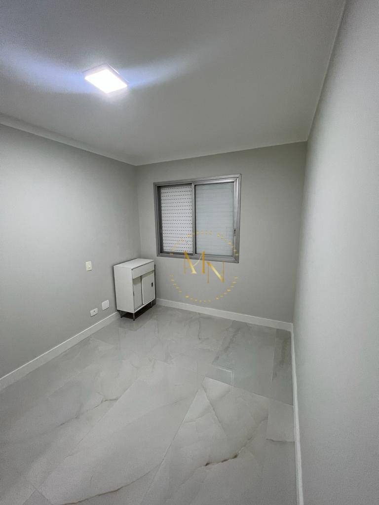 Apartamento à venda com 2 quartos, 68m² - Foto 2