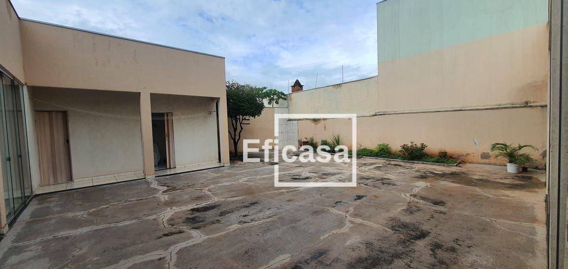 Casa à venda com 3 quartos, 230m² - Foto 20