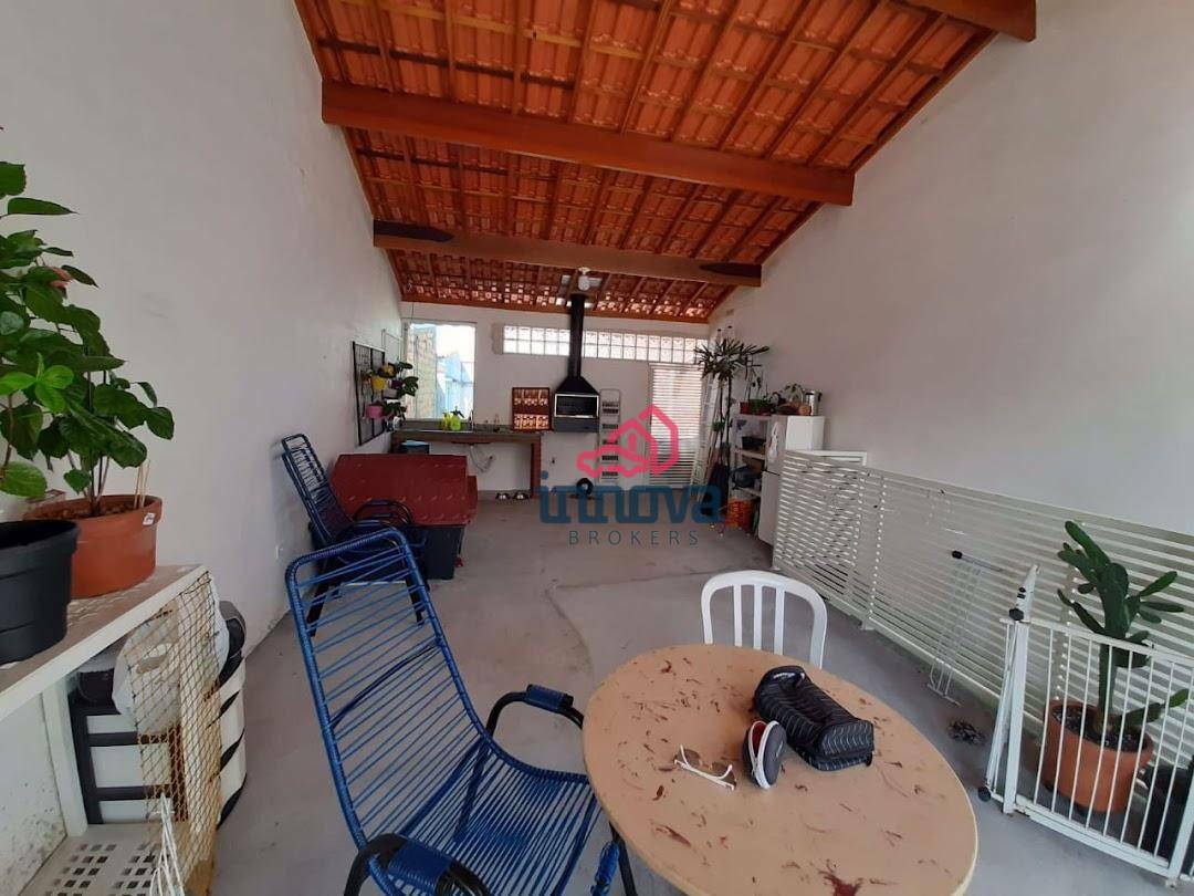 Casa à venda com 2 quartos, 125m² - Foto 5