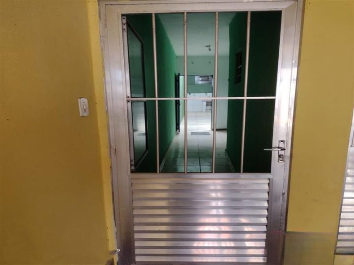 Sobrado à venda com 5 quartos, 250m² - Foto 2