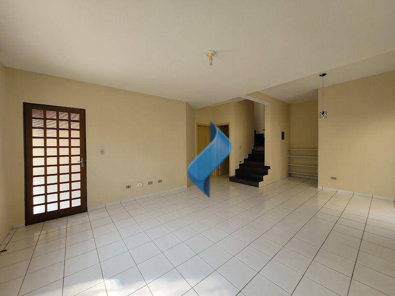 Casa para alugar com 3 quartos, 107m² - Foto 8