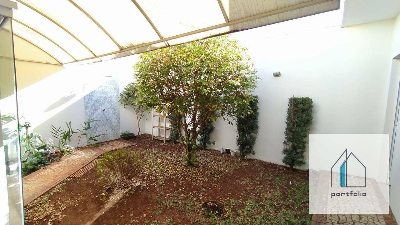 Casa à venda com 4 quartos, 200m² - Foto 20