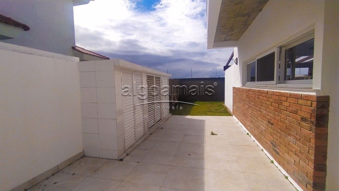 Casa de Condomínio à venda com 3 quartos, 180m² - Foto 3