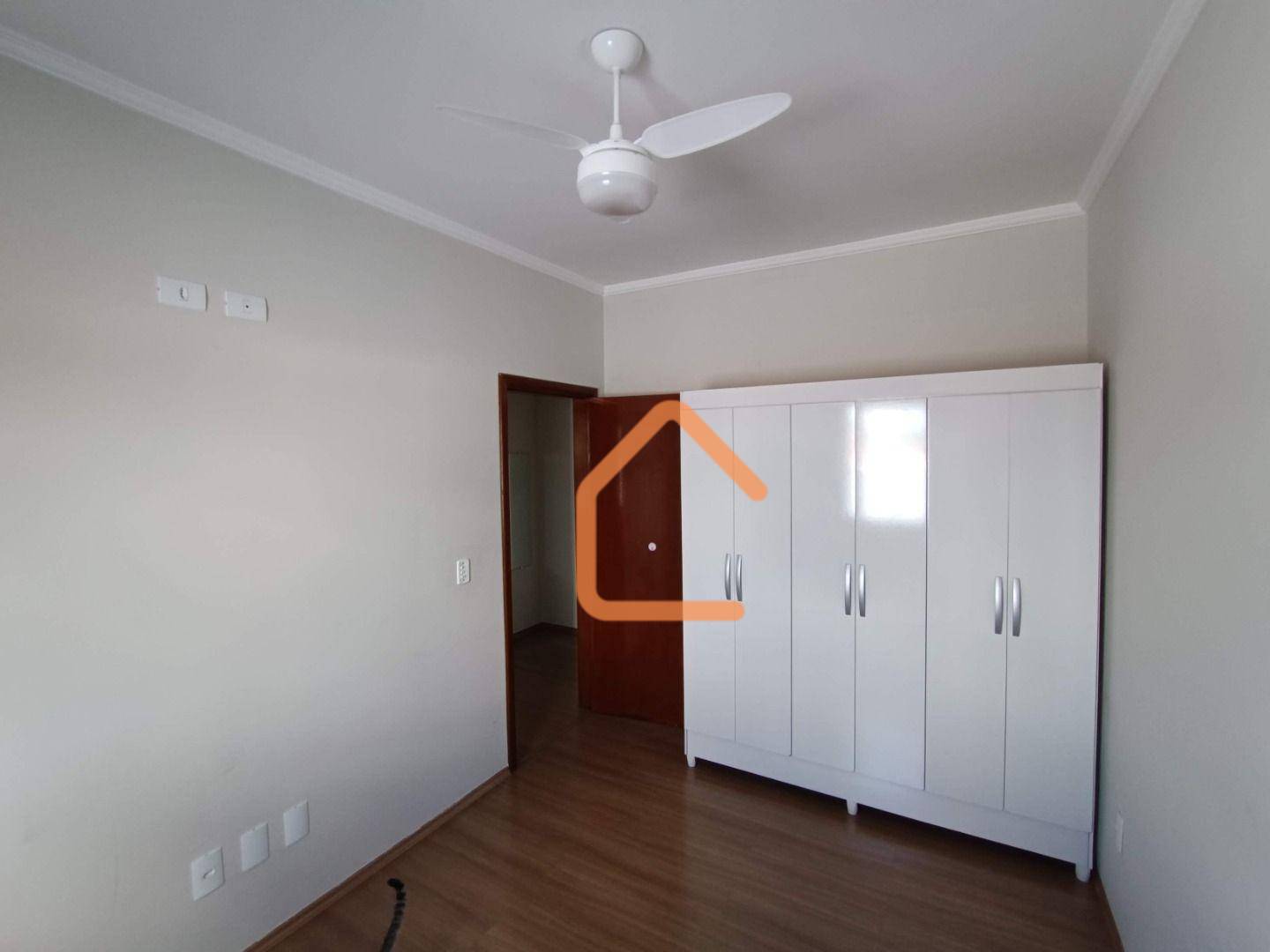 Apartamento para alugar com 3 quartos, 150m² - Foto 12