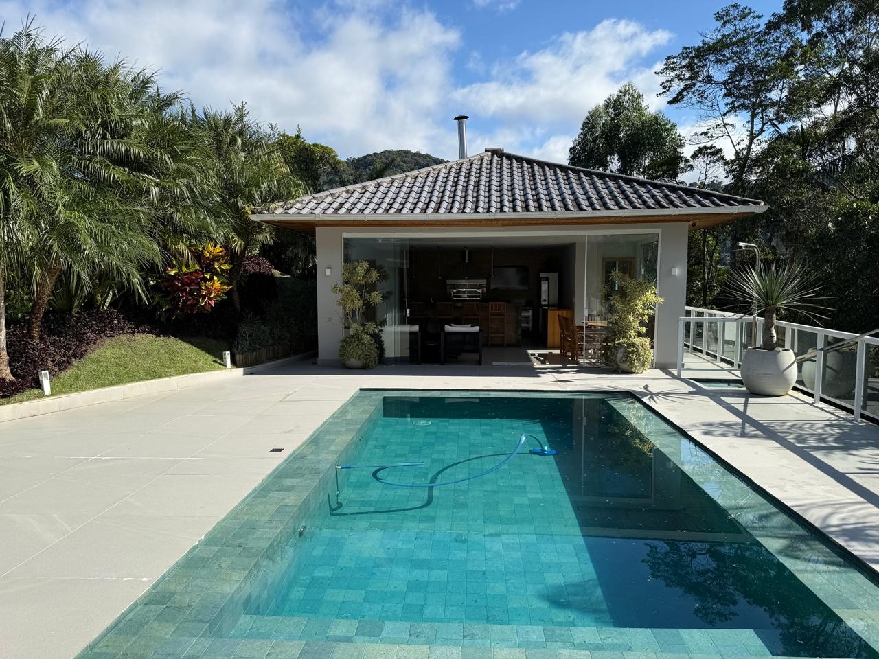 Casa de Condomínio à venda com 4 quartos, 432m² - Foto 4
