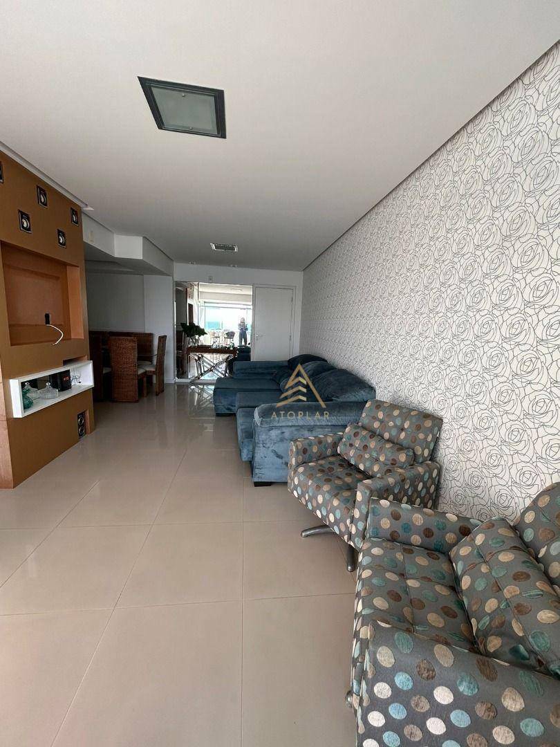 Apartamento à venda com 3 quartos, 140m² - Foto 2