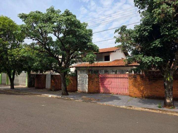 Sobrado, 4 quartos, 270 m² - Foto 1