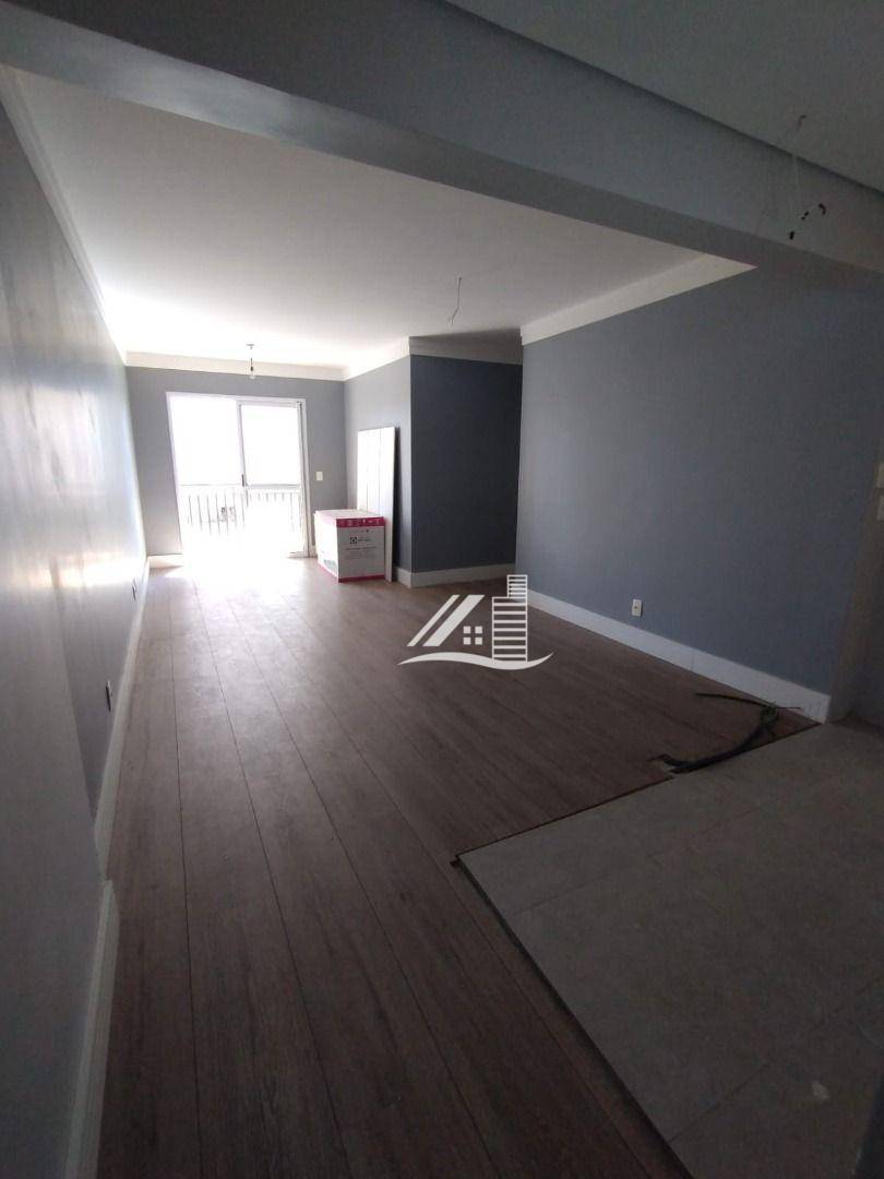 Apartamento à venda com 2 quartos, 70m² - Foto 1