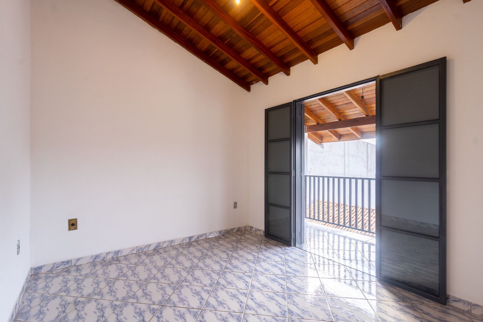 Casa à venda com 4 quartos, 265m² - Foto 6