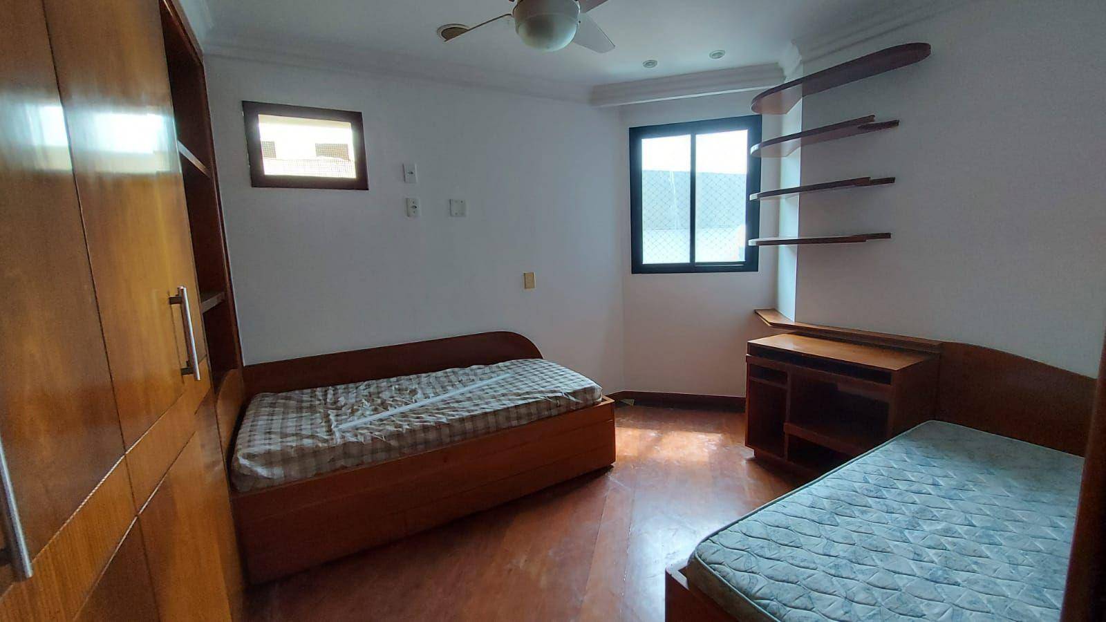 Apartamento à venda com 3 quartos, 130m² - Foto 11